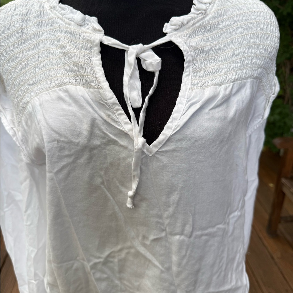 Bella Dahl White Smocked Tencel Peasant Blouse Tie Neck Long Sleeve Small B4963